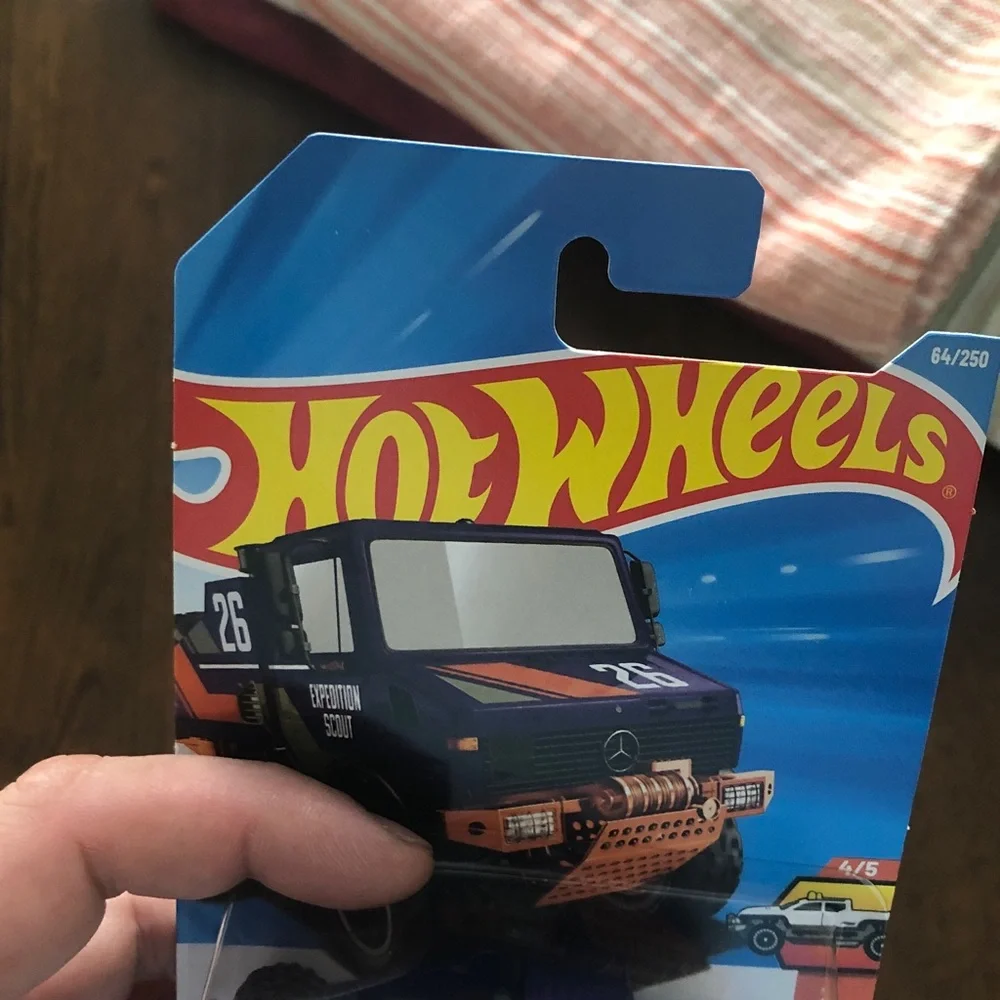 Mercedes-Benz Unimog 1300L Toy Truck - Purple and Orange
